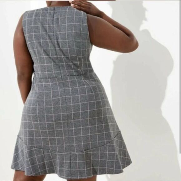 LOFT Plus Windowpane Plaid Shift Dress Ruffled Stretch Sleeveless Size 22 - Picture 2 of 11